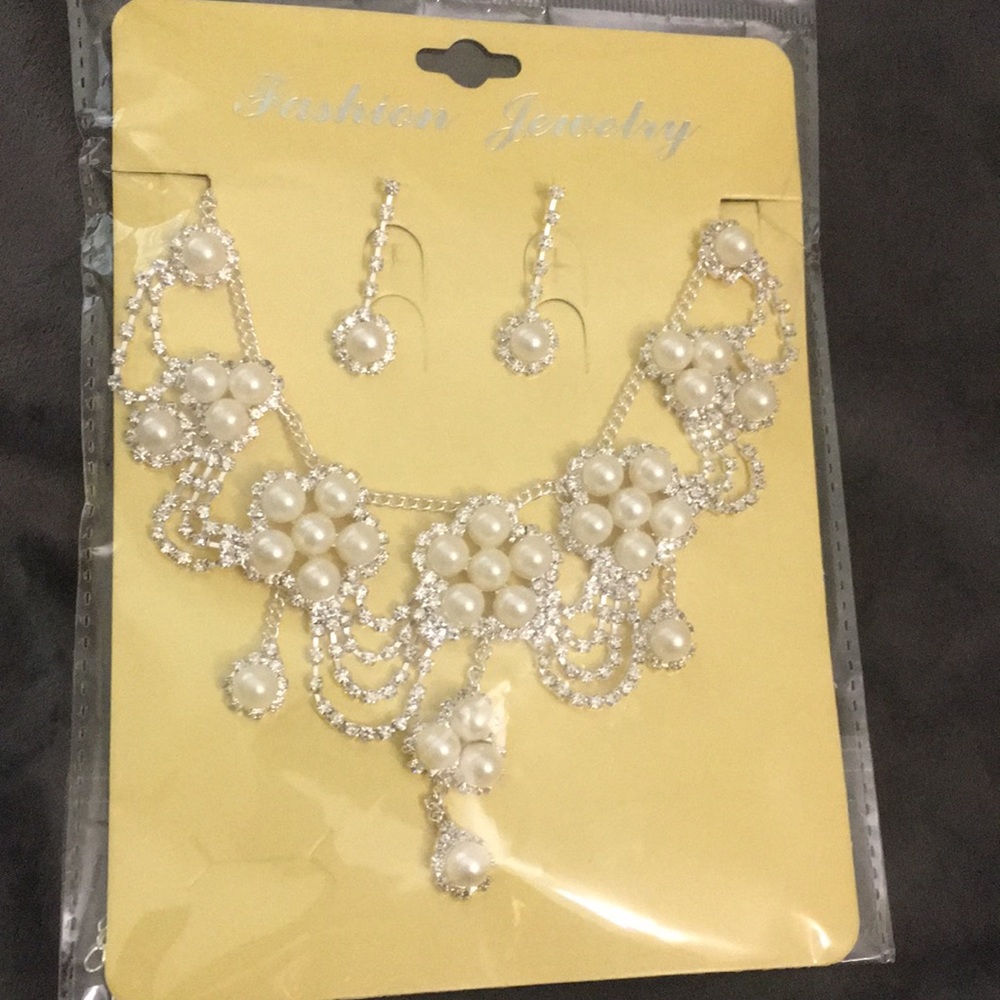 Fire sale! Set Pearl, diamond, Necklace, Earring